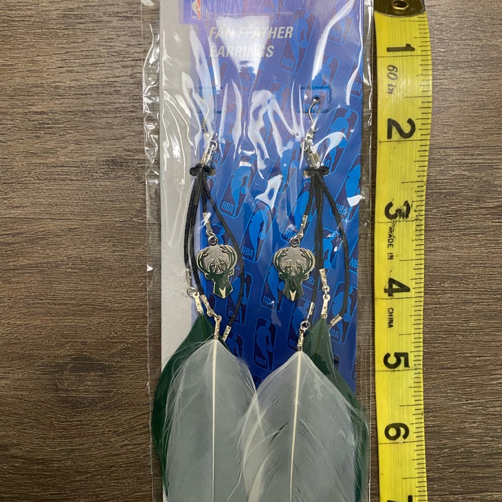 Milwaukee Bucks Feather Dangle Earrings NBA Green & White NWT